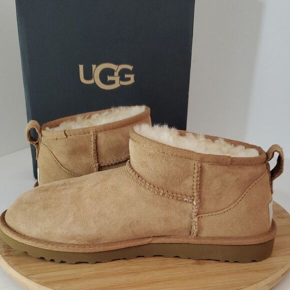 UGG Mens Classic Ultra Mini Boot Size US 7 Chestnut Suede/ Wool - Picture 7 of 12